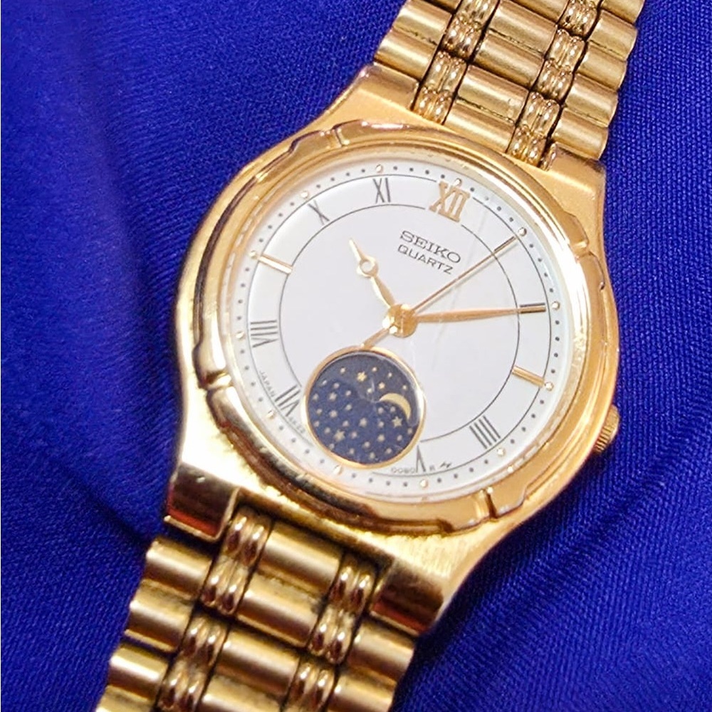 Seiko Vintage Rare Moonphase Women's Petite Watch Gold Tone